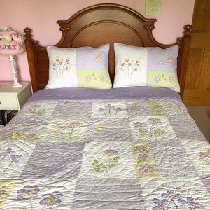 Light Purple Flowered Comforter and Pillow Set